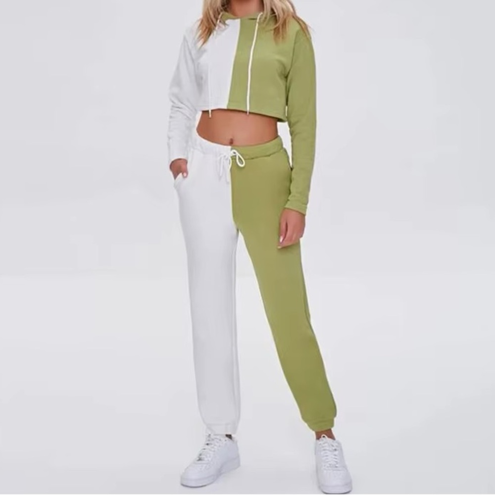 Forever 21 Color Block Green and White 2 Pc Set Cropped Sweater/Joggers Size M